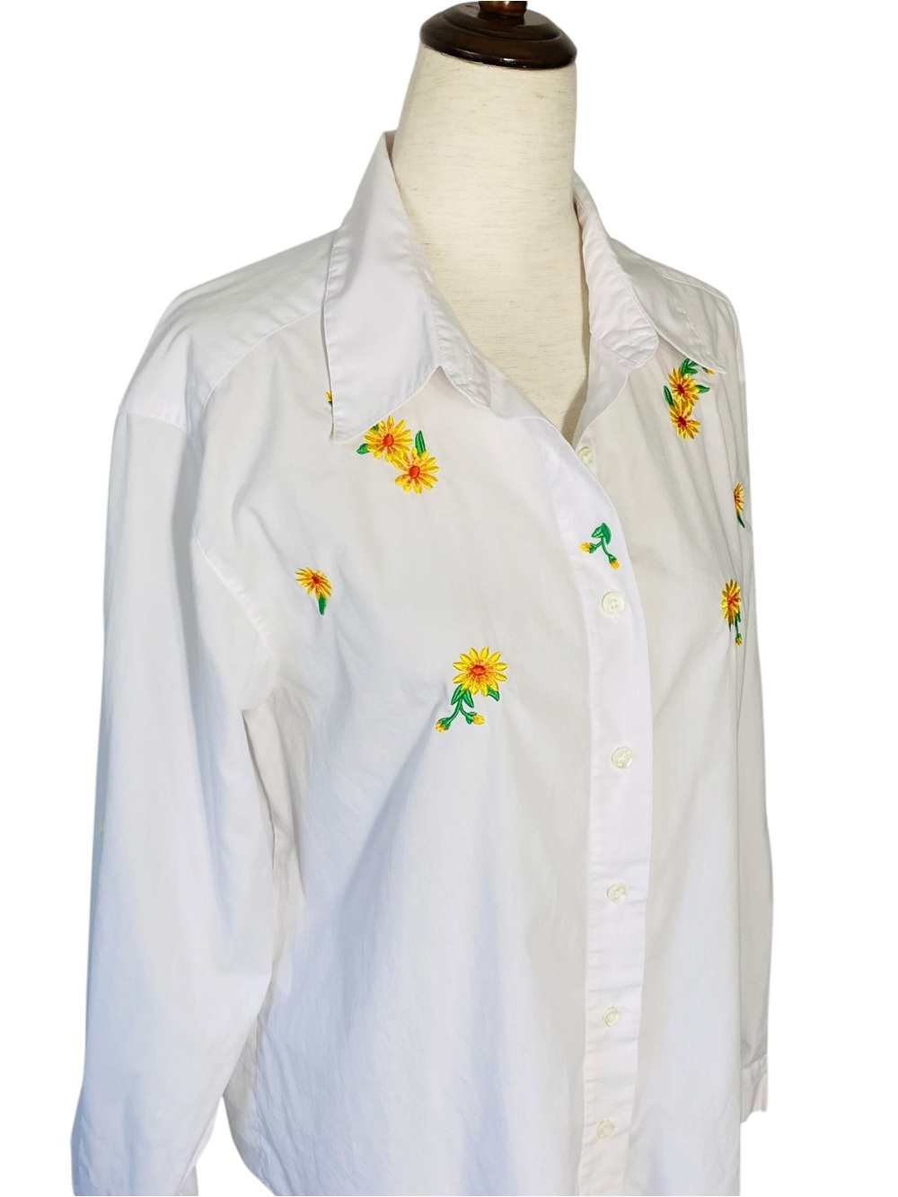 VINTAGE CABIN CREEK Floral Embroidered Shirt